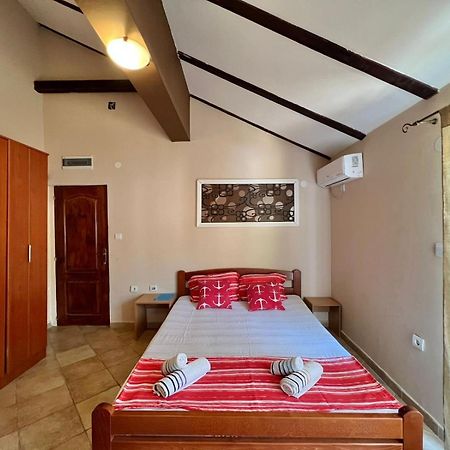 Apartments Lav Costas Херцег-Нови Экстерьер фото