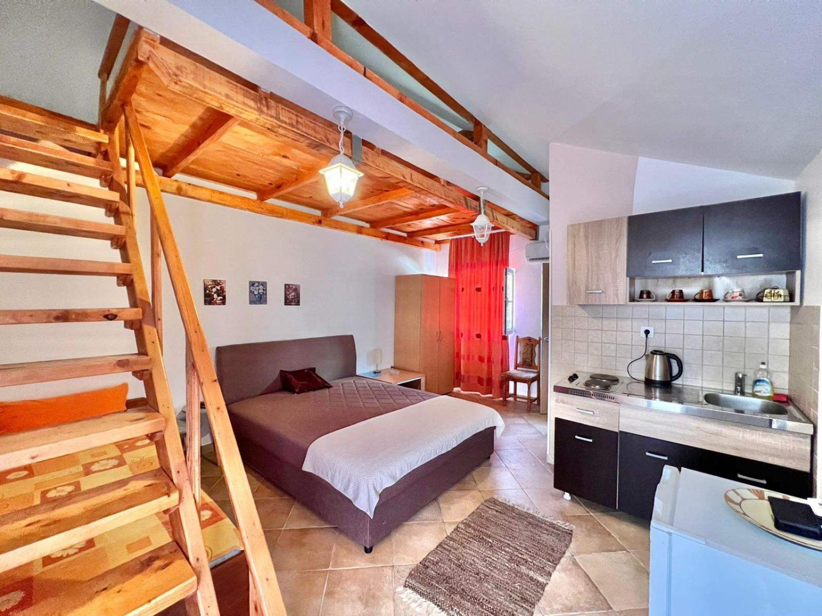 Apartments Lav Costas Херцег-Нови Экстерьер фото