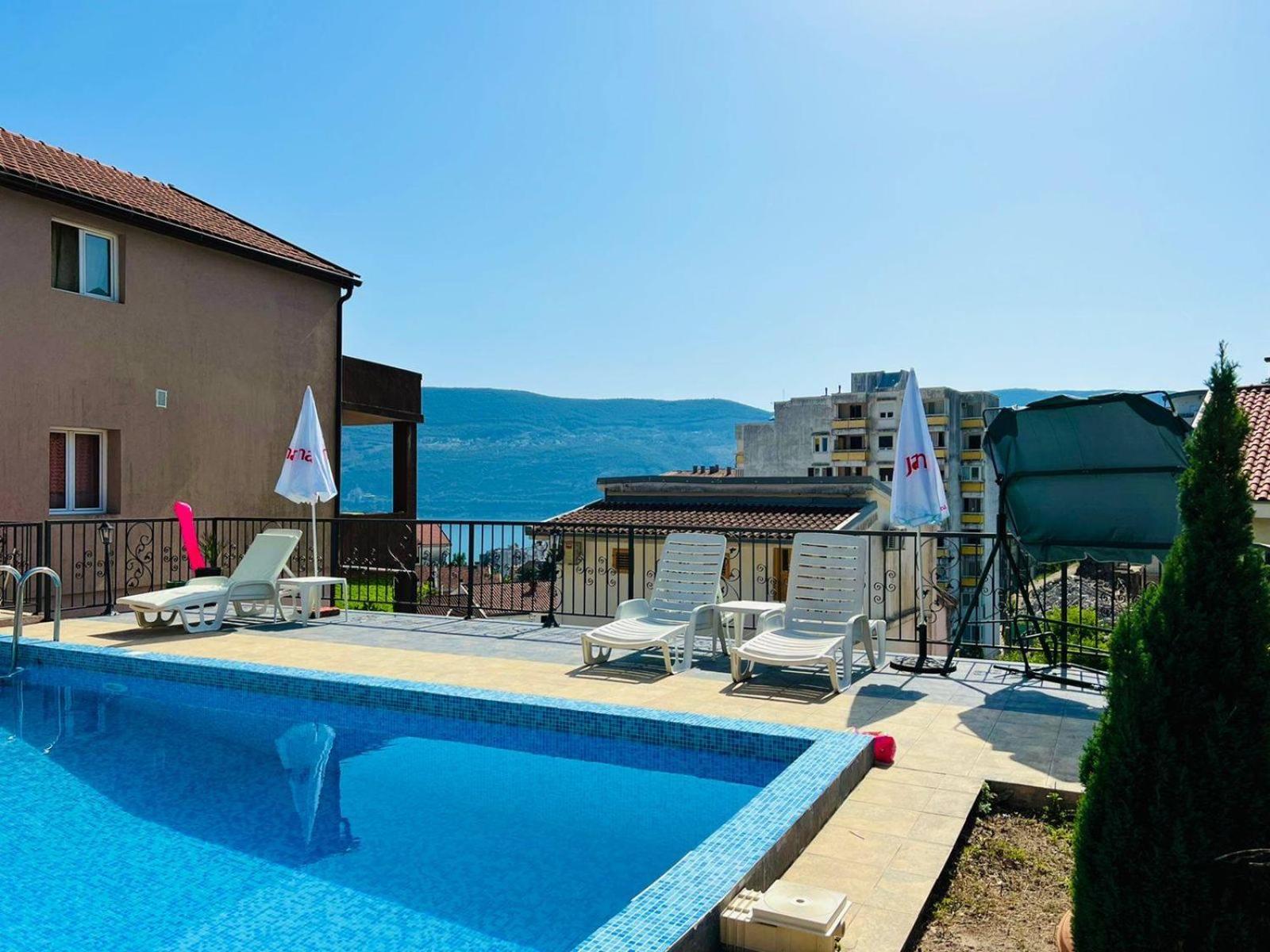 Apartments Lav Costas Херцег-Нови Экстерьер фото
