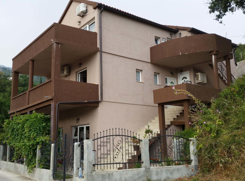Apartments Lav Costas Херцег-Нови Экстерьер фото