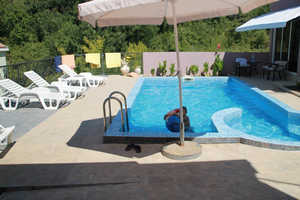 Apartments Lav Costas Херцег-Нови Экстерьер фото