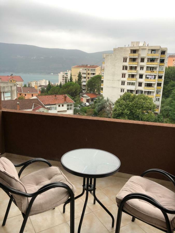 Apartments Lav Costas Херцег-Нови Экстерьер фото